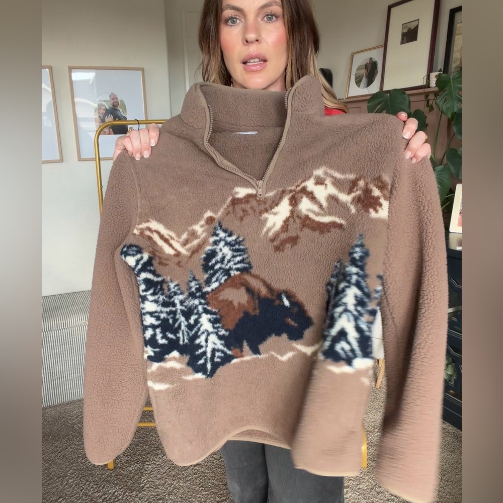 Old Navy men’s Brown Fleece Sweater with Mountain Design